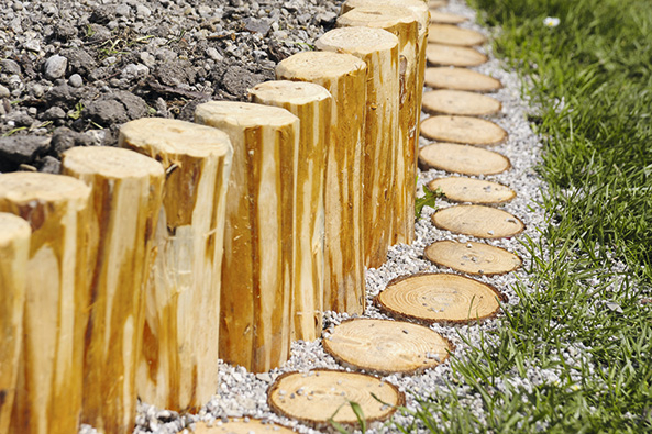 Palisaden Holzstämme