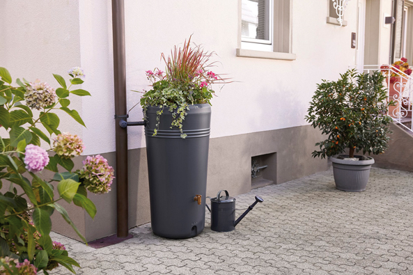 Regentonnen und Wasserbehälter von Otto Graf