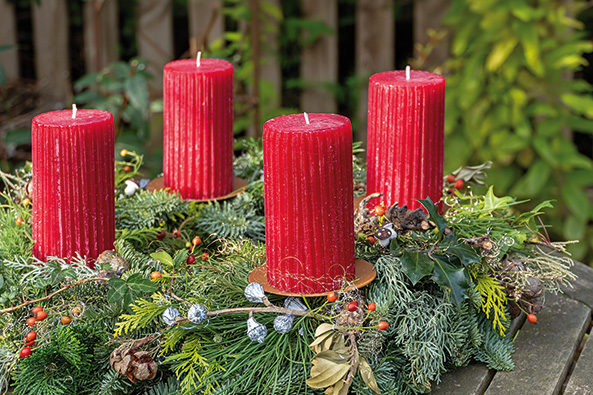 Kränze und Gestecke aus dem Garten