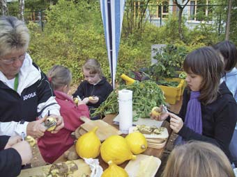 Fleißige Kinder in Aktion